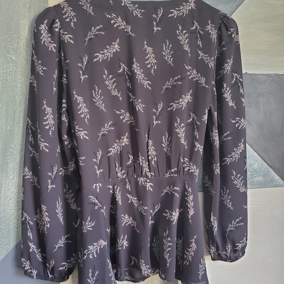 Loft | Ann Taylor Long Sleeve Wrap Blouse in Flora - Picture 4 of 4
